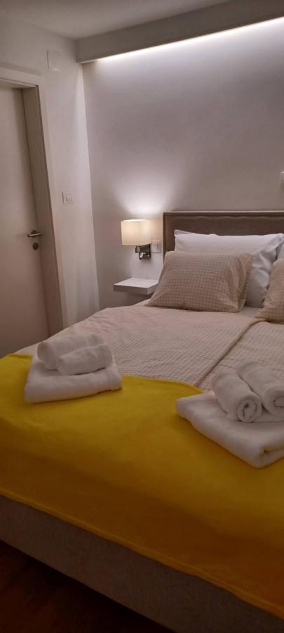 Studio Apartman Four Pearls Karlovac Buitenkant foto