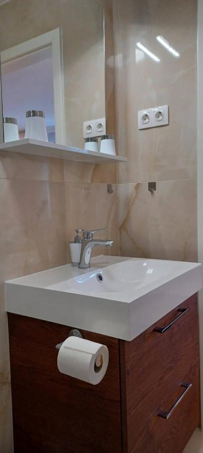 Studio Apartman Four Pearls Karlovac Buitenkant foto